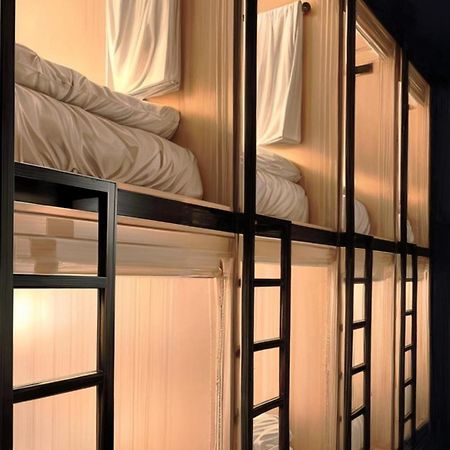 Westay Capsule Hostel Dubai Exterior foto
