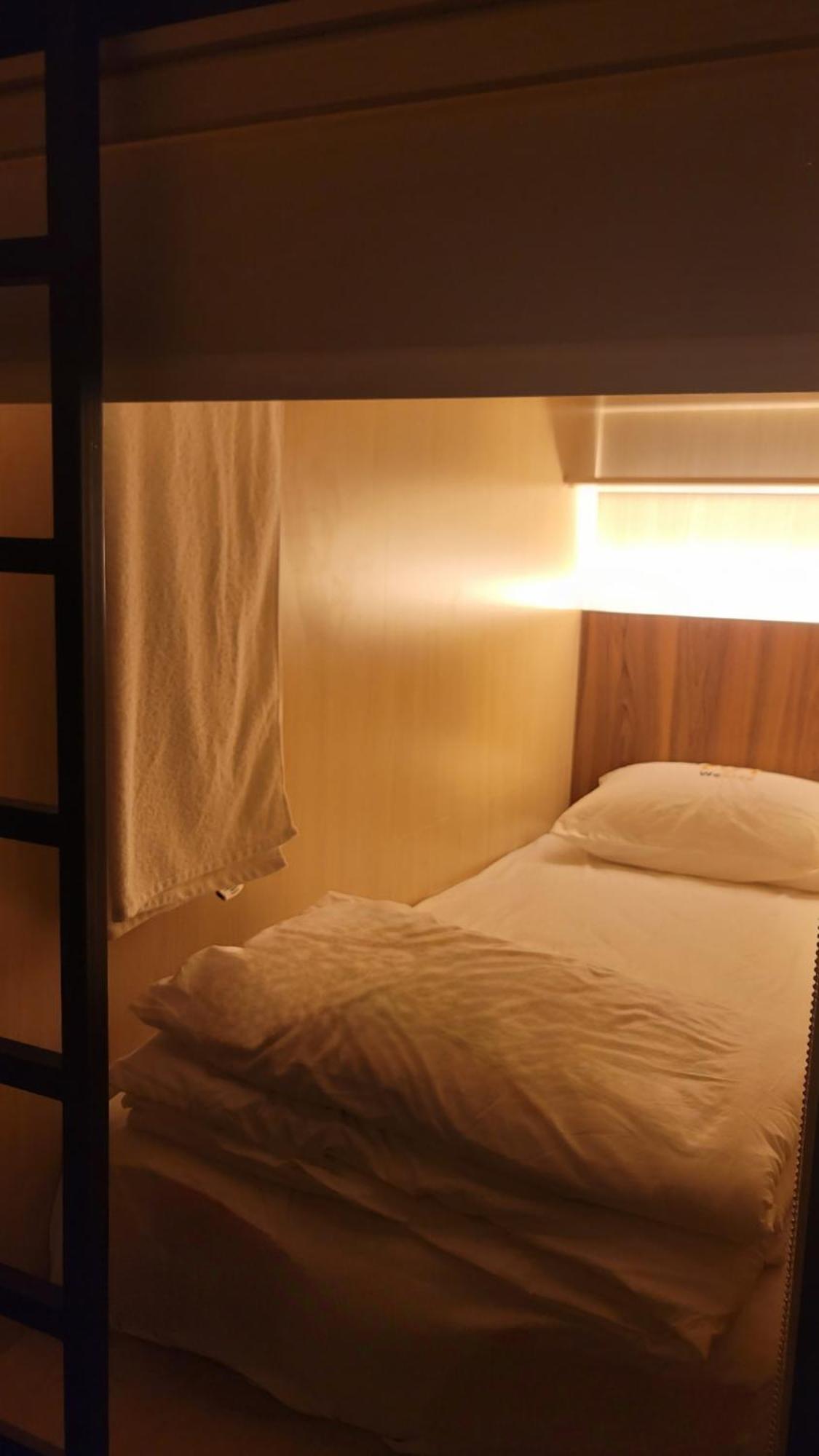 Westay Capsule Hostel Dubai Exterior foto
