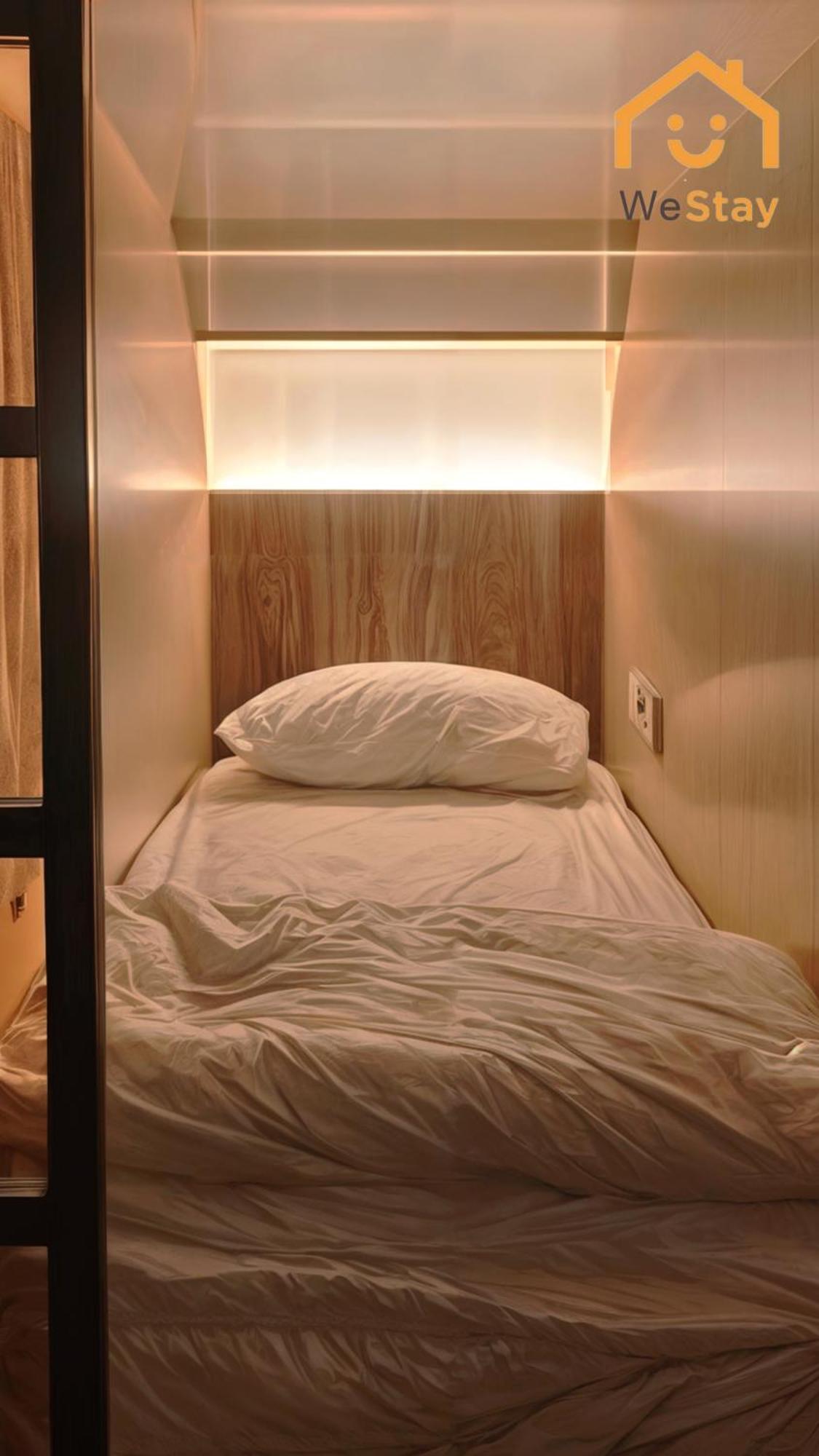 Westay Capsule Hostel Dubai Exterior foto